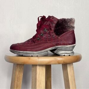 Rovers Burgundy Croc-Embossed Leather Platform Ankle Boots Size 37 (6.5)